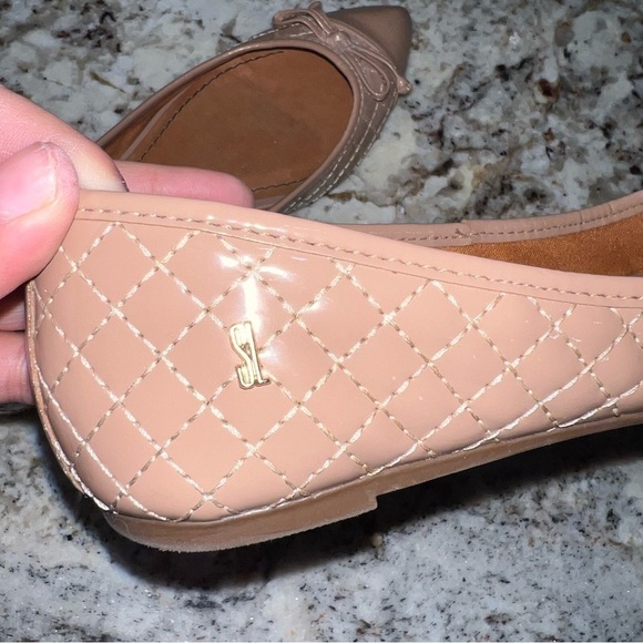 Santa Lolla Tan Quilted Pointed Toe Flats With Bowtie Size 5B - Picture 7 of 10
